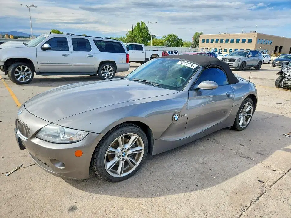 4USBT53585LU11151 — 2005 BMW Z4, Задняя часть (Rear End), фото до ремонта