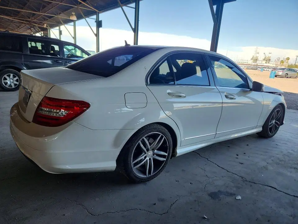 2014 Mercedes-Benz C VIN WDDGF4HBXER304276 фото 3