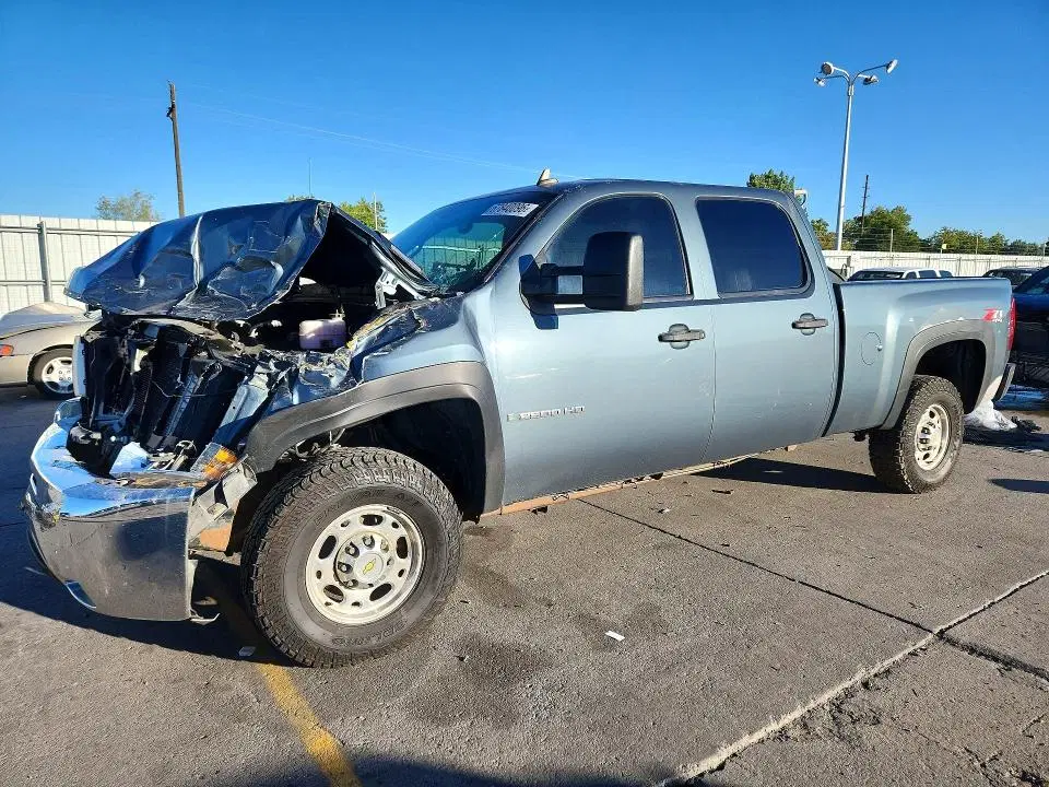1GCHK536X9F123468 — 2009 Chevrolet Silverado, FRONT END, фото до ремонта