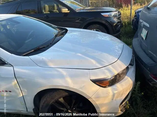 1G1ZD5ST2JF149968 — 2018 Chevrolet Malibu LT, Град (Hail), фото до ремонта