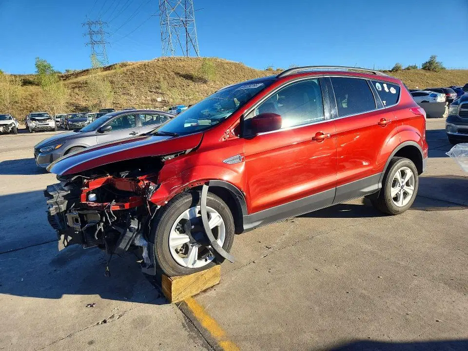 1FMCU9G93GUB37698 — 2016 Ford Escape, Передняя часть, фото до ремонта