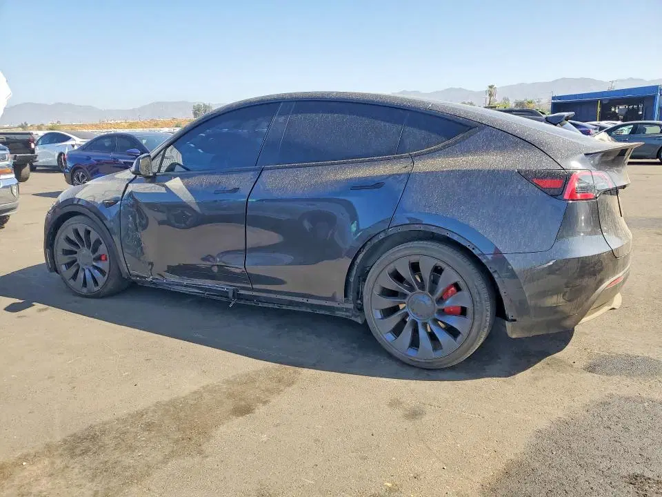 2024 Tesla Model Y VIN 7SAYGDEF3RF078518 фото 2