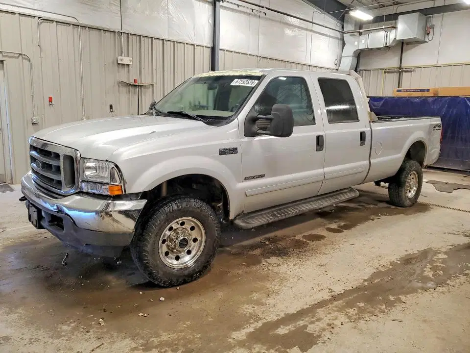 1FTSW31F31EC64250 — 2001 Ford F350, Пожар двигателя (Burn - Engine), фото до ремонта