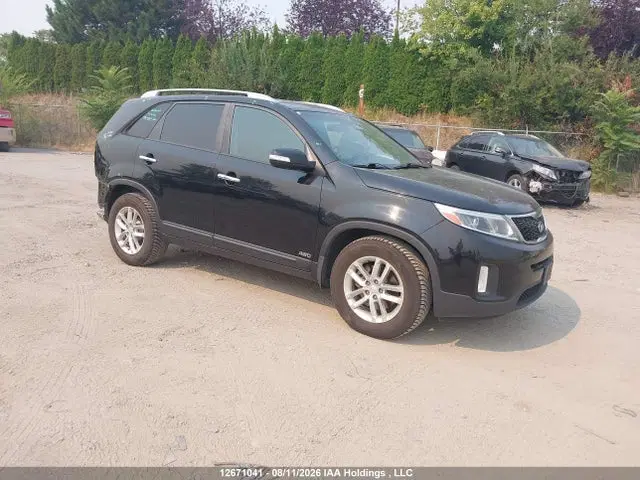 5XYKTCA67FG601641 — 2015 Kia Sorento LX, Задняя часть (Rear), фото до ремонта