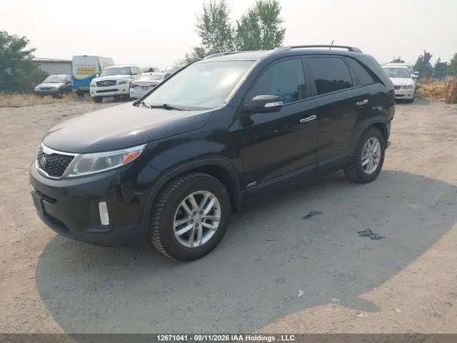 2015 KIA SORENTO LX VIN 5XYKTCA67FG601641 фото 2