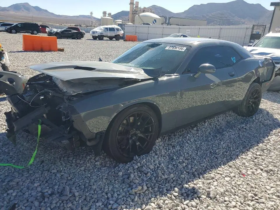 2C3CDZAG1JH328093 — 2018 Dodge Challenger, Front End, фото до ремонта