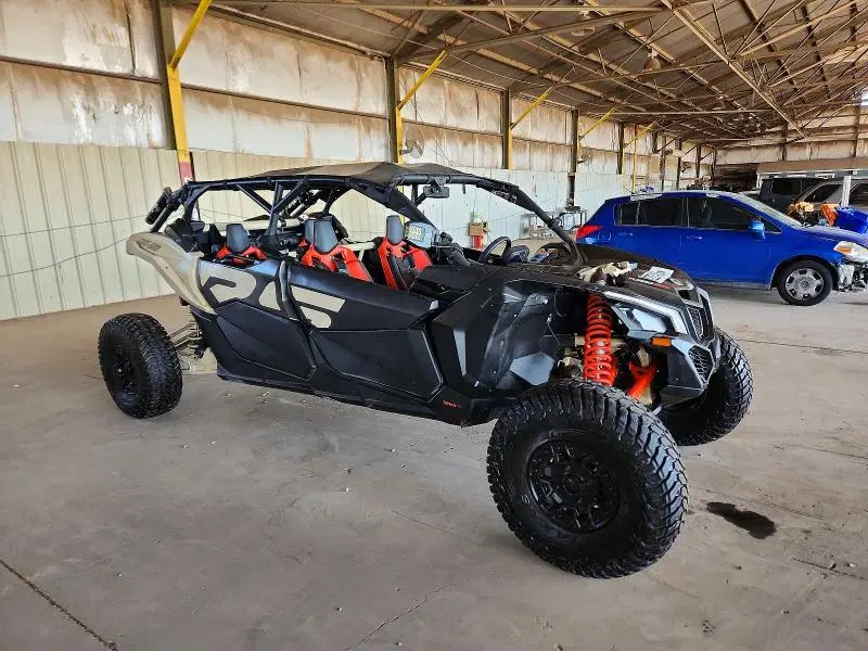 3JBVNAV2XNE001715 — 2022 Can-Am Maverick X3, Боковая часть (Side), фото до ремонта