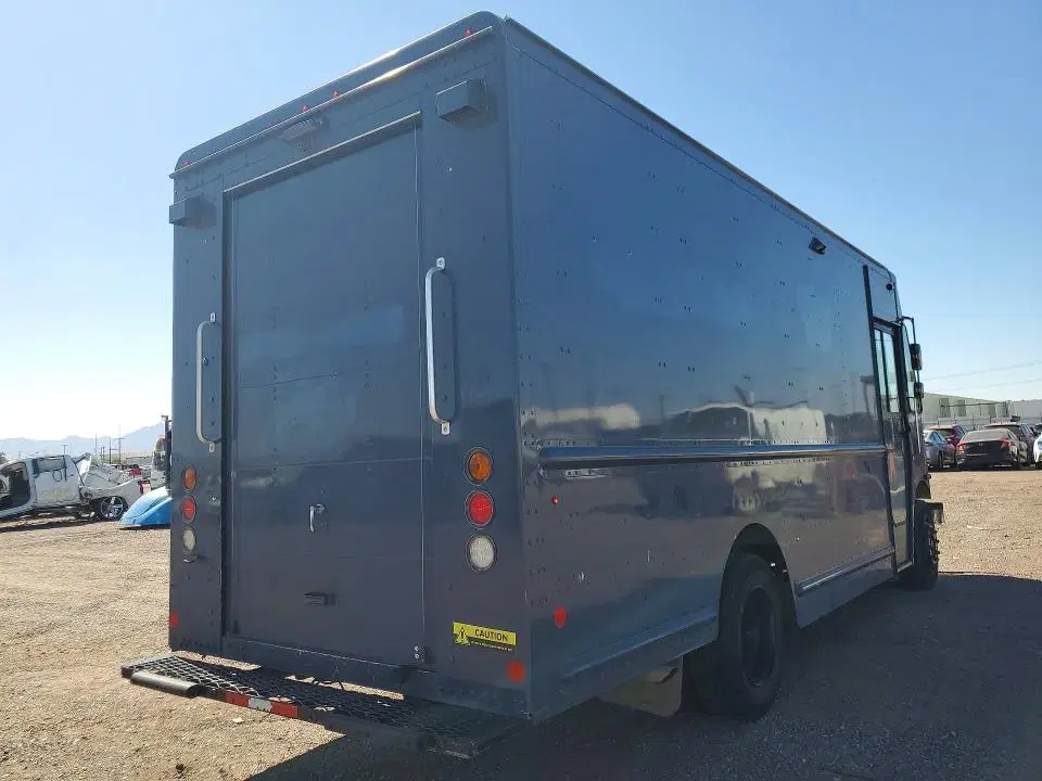 2020 FREIGHTLINER CHASSIS VIN 4UZAC2EA8LCMK2959 фото 3