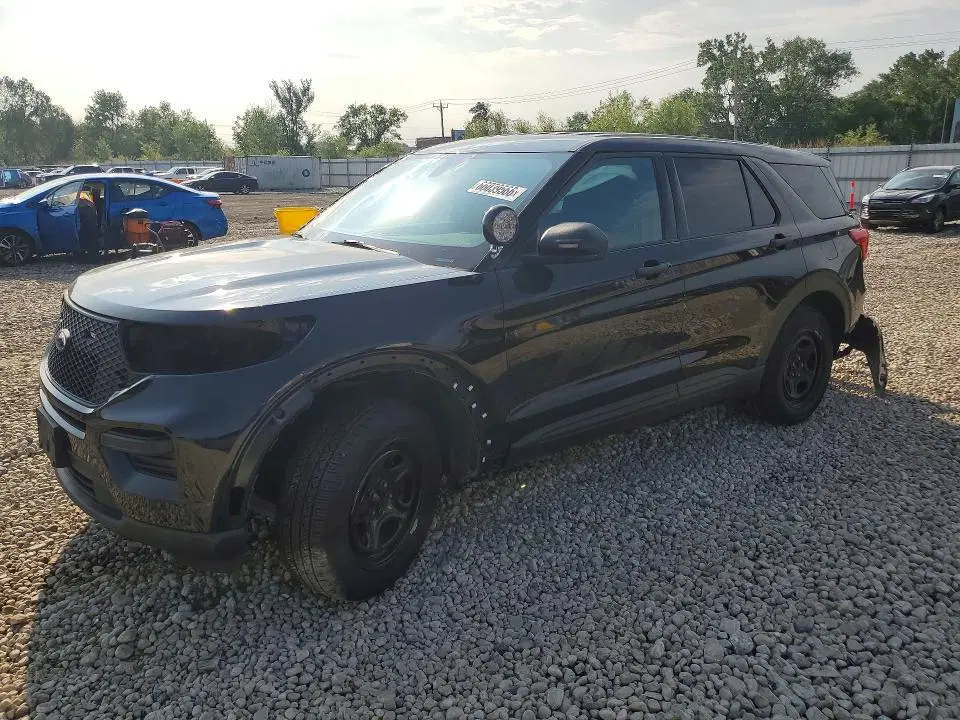 1FM5K8ABXPGB37944 — 2023 Ford Explorer, Боковая часть, фото до ремонта