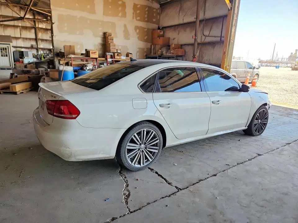2014 VOLKSWAGEN PASSAT VIN 1VWBT7A38EC117457 фото 3