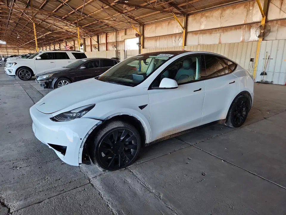 5YJYGDEE4MF287568 — 2021 Tesla Model Y, Передняя часть, фото до ремонта