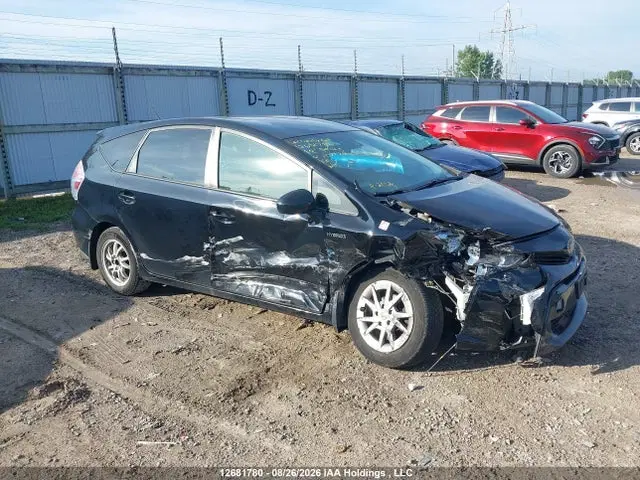 JTDZN3EU4JJ075723 — 2018 Toyota Prius V, Передняя часть (Front), фото до ремонта