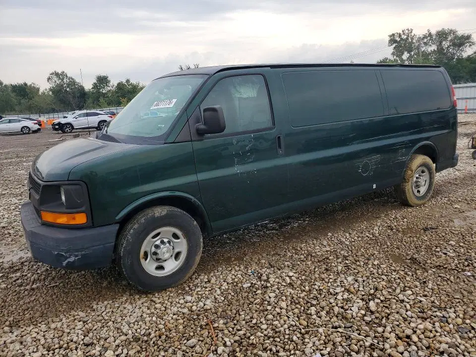 1GCZGUCBXE1190124 — 2014 Chevrolet Express G3500, Боковая часть, фото до ремонта