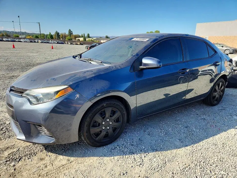 2T1BURHE1FC411150 — 2015 Toyota Corolla, Rear End, фото до ремонта