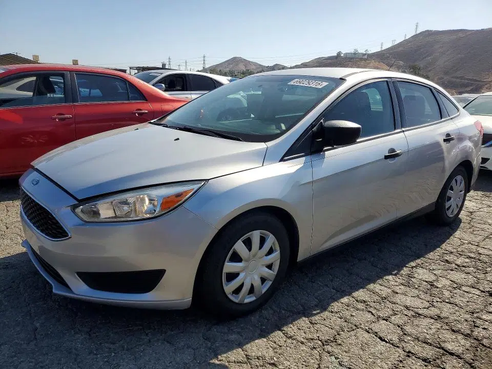 1FADP3E26HL343940 — 2017 Ford Focus, Мелкие вмятины и царапины (Minor Dent/Scratches), фото до ремонта