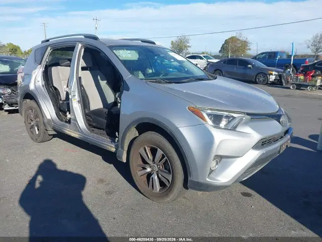 2T3RFREVXHW648788 — 2017 Toyota RAV4 XLE, Left & Right Side, фото до ремонта