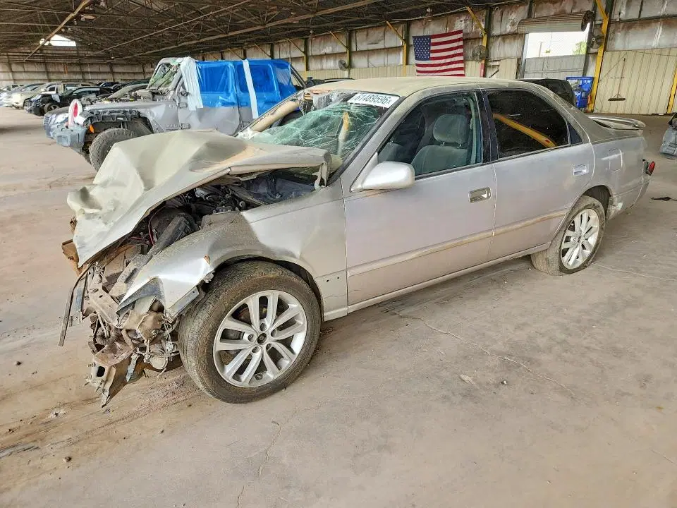 4T1BG22KXVU100455 — 1997 Toyota Camry, Передняя часть (Front End), фото до ремонта
