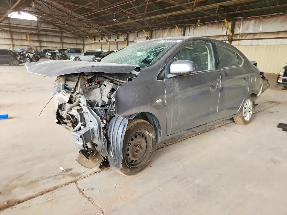ML32F3FJ9HHF05868 — 2017 Mitsubishi Mirage, FRONT END, фото до ремонта