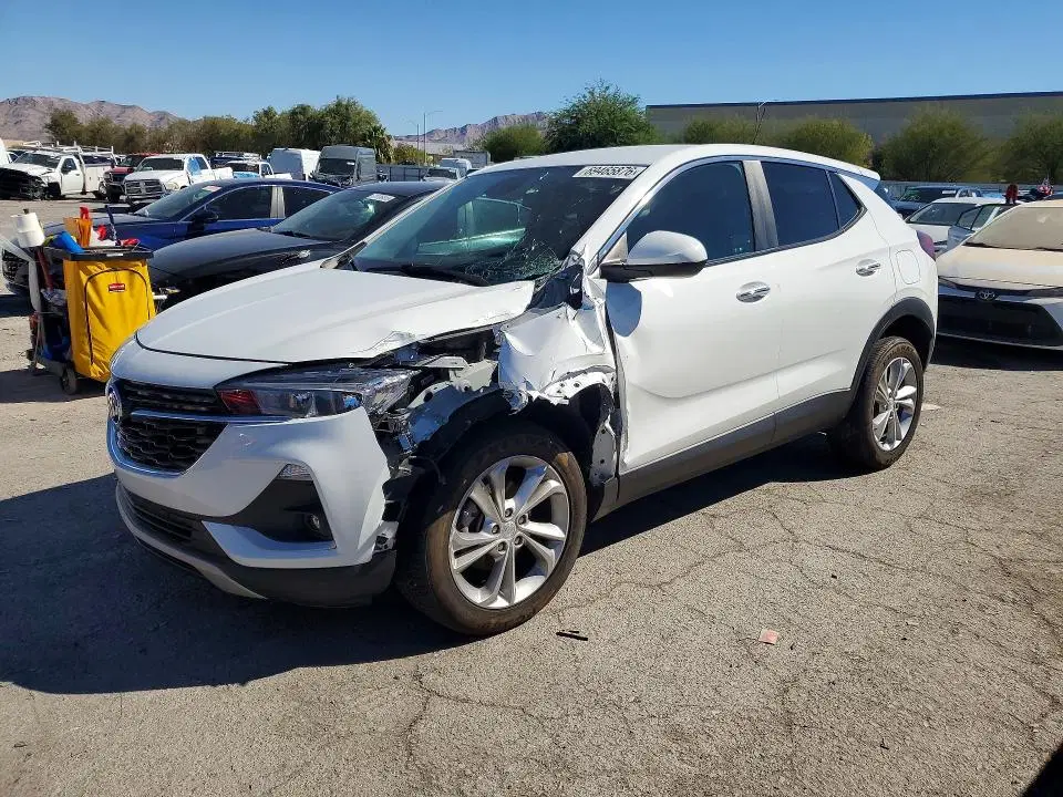 KL4MMBS24NB104285 — 2022 Buick Encore GX, Front End, фото до ремонта