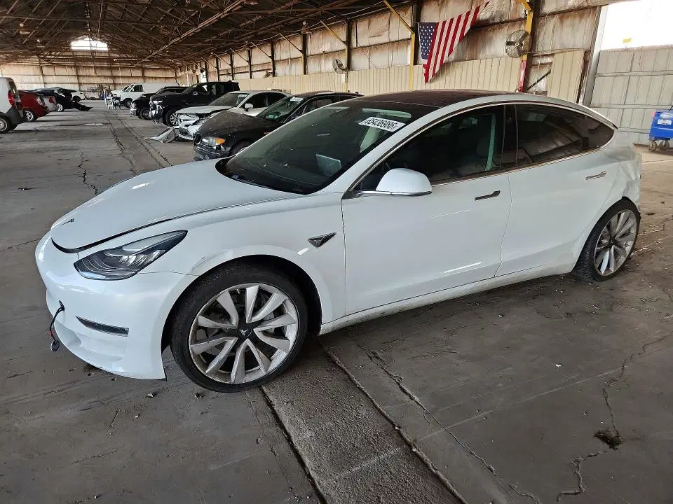 5YJ3E1EA0JF011220 — 2018 Tesla Model 3, Крыша (Top/Roof), фото до ремонта