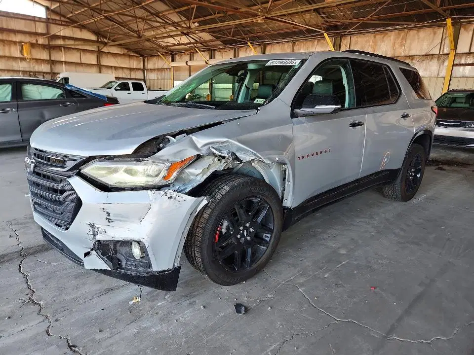 1GNEVKKW7MJ138176 — 2021 Chevrolet Traverse, Мелкие вмятины и царапины (Minor Dent/Scratches), фото до ремонта