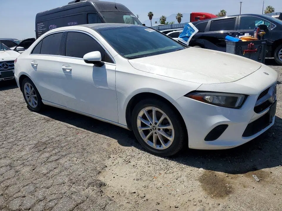 2019 Mercedes-Benz A VIN WDD3G4FB6KW019697 фото 4