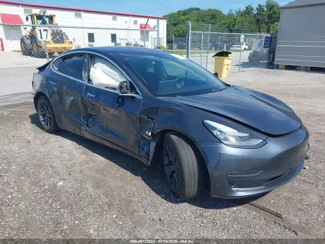 5YJ3E1EAXJF014075 — 2018 Tesla Model 3 Long Range/Mid Range, Правый бок (Right Side), фото до ремонта