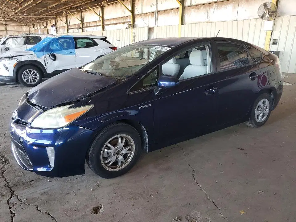 JTDKN3DU7D1626623 — 2013 Toyota Prius, Передняя часть (Front End), фото до ремонта