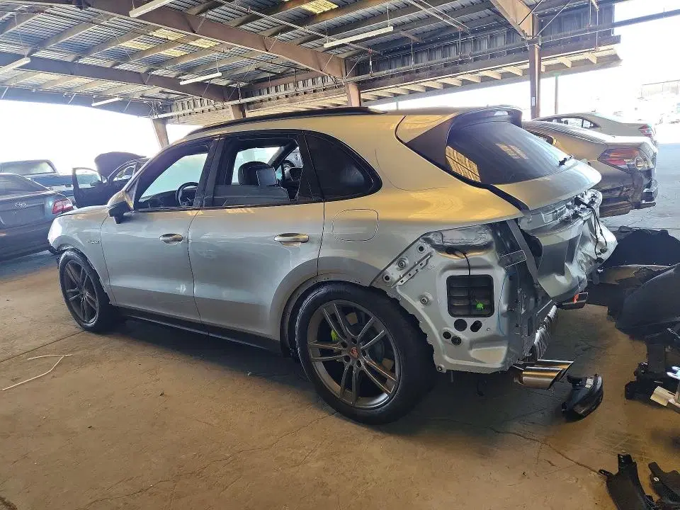 2026 Porsche Cayenne VIN WP1AN2AY0TDA20010 фото 2
