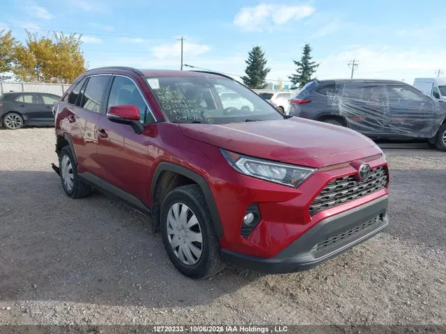 2T3R1RFV4MW170942 — 2021 Toyota RAV4 XLE/XLE Premium, Задняя часть (Rear), фото до ремонта