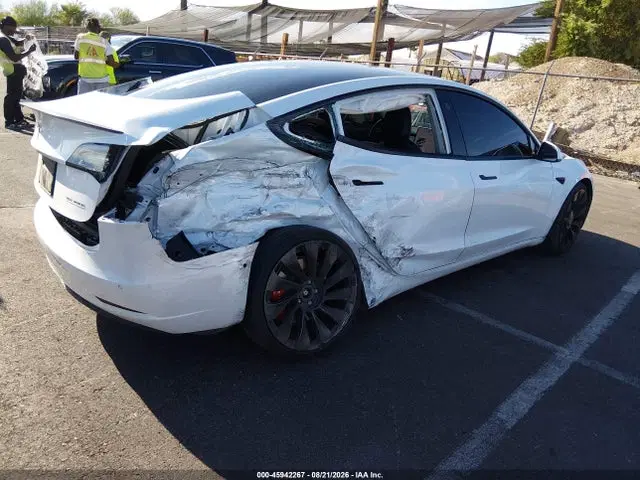 2021 Tesla Model 3 Performance Dual Motor All-wheel Drive VIN 5YJ3E1EC7MF879303 фото 4