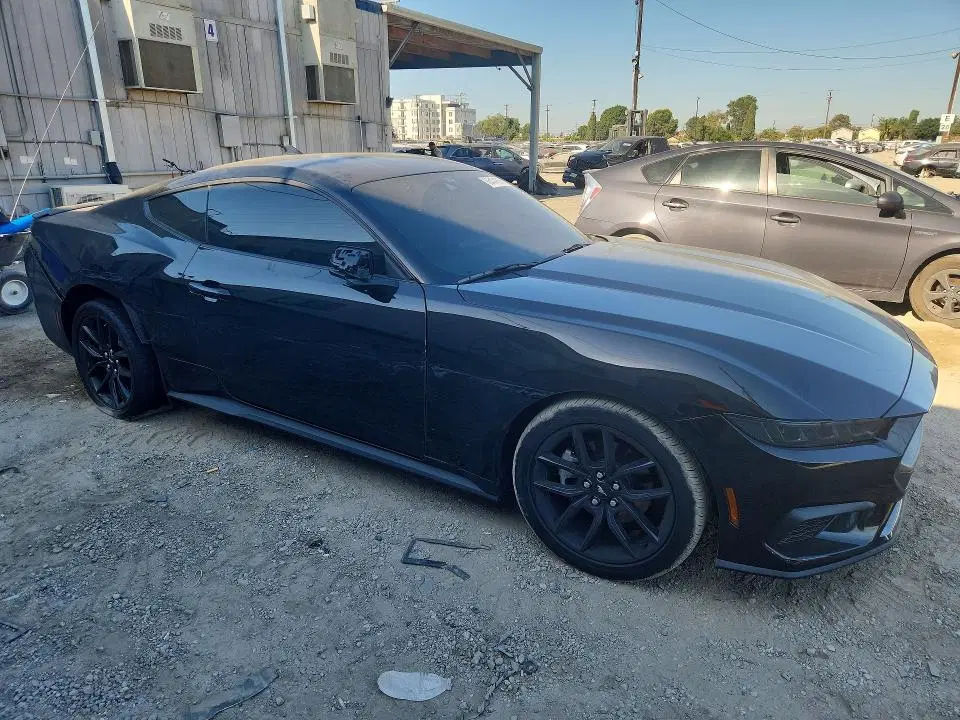2026 Ford Mustang VIN 1FA6P8TH6T5101577 фото 4