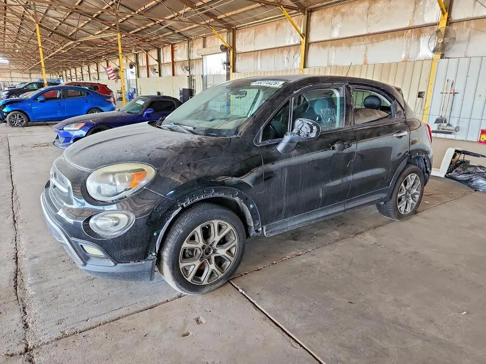 ZFBCFXCT0GP329165 — 2016 Fiat 500X, Мелкие вмятины и царапины, фото до ремонта