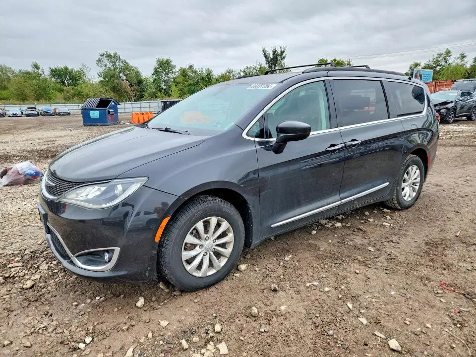 2C4RC1BG4HR627350 — 2017 Chrysler Pacifica, Задняя часть, фото до ремонта
