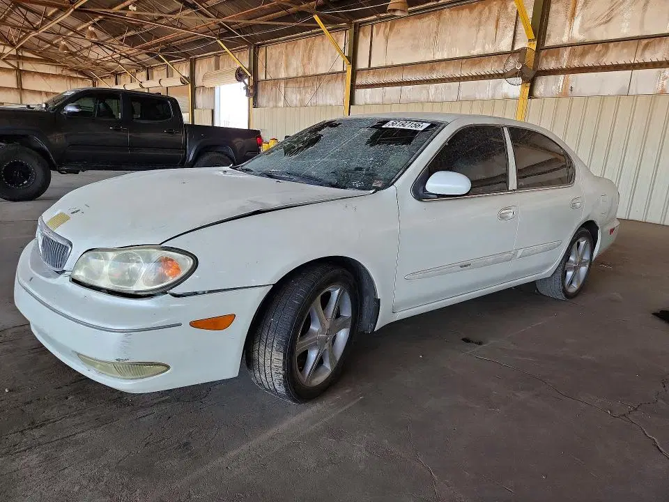 JNKCA31A7YT100981 — 2000 Infiniti I30, Передняя часть (Front End), фото до ремонта