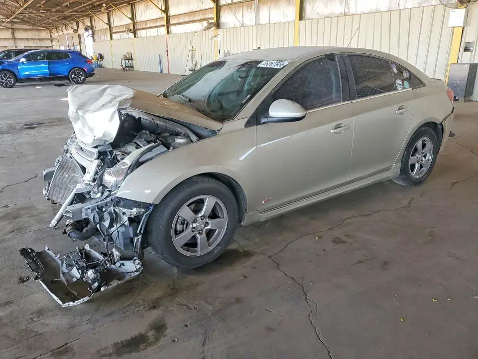 1G1PC5SBXF7149557 — 2015 Chevrolet Cruze, Передняя часть, фото до ремонта