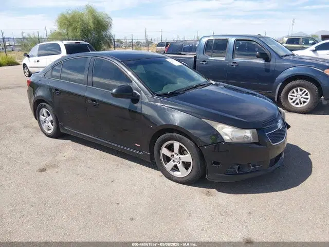 1G1PC5SB6E7401710 — 2014 Chevrolet Cruze 1LT Auto, Передняя часть слева (Left Front), фото до ремонта