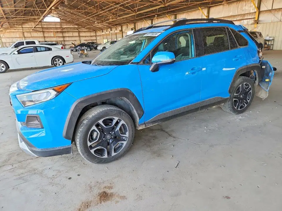 2T3J1RFV2KC001515 — 2019 Toyota RAV4, Задняя часть (Rear End), фото до ремонта
