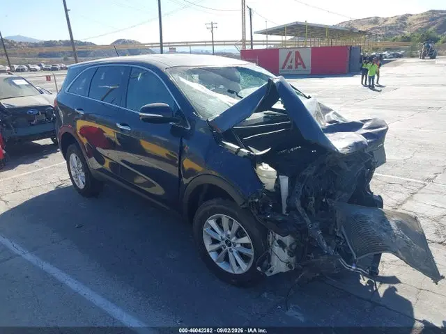 5XYPG4A37LG700851 — 2020 Kia Sorento 2.4L LX, Передняя часть (Front & Rear), фото до ремонта