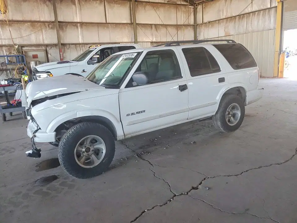 1GNCS13X24K155933 — 2004 Chevrolet Blazer, Передняя часть (Front End), фото до ремонта