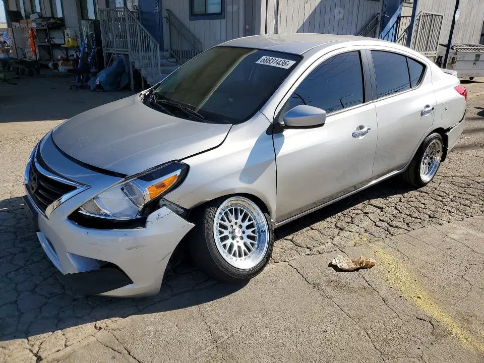 3N1CN7AP6GL853568 — 2016 Nissan Versa, Передняя часть (Front End), фото до ремонта