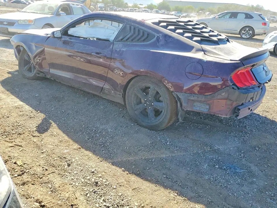 2018 Ford Mustang VIN 1FA6P8TH8J5185074 фото 2
