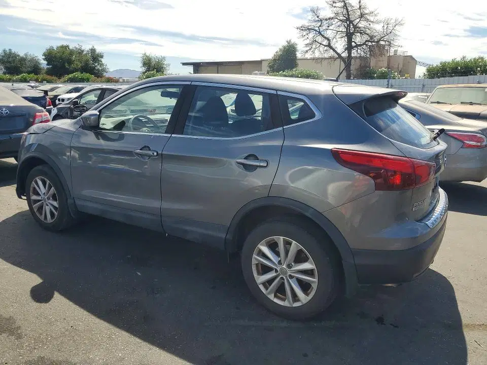 2018 Nissan ROGUE SPORT VIN JN1BJ1CP9JW196168 фото 2