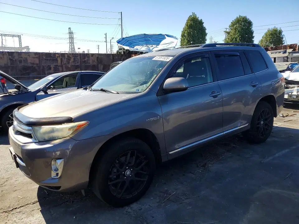 JTEBC3EH4D2017261 — 2013 Toyota Highlander, Мелкие вмятины и царапины (Minor Dent/Scratches), фото до ремонта