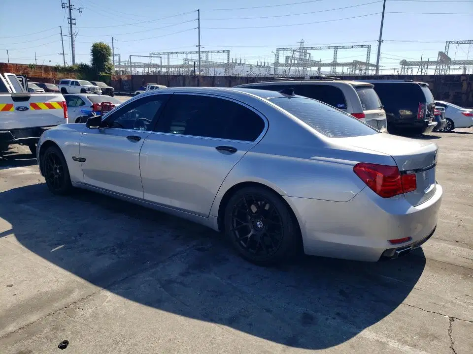 2011 BMW 750 VIN WBAKB8C57BCY66690 фото 2