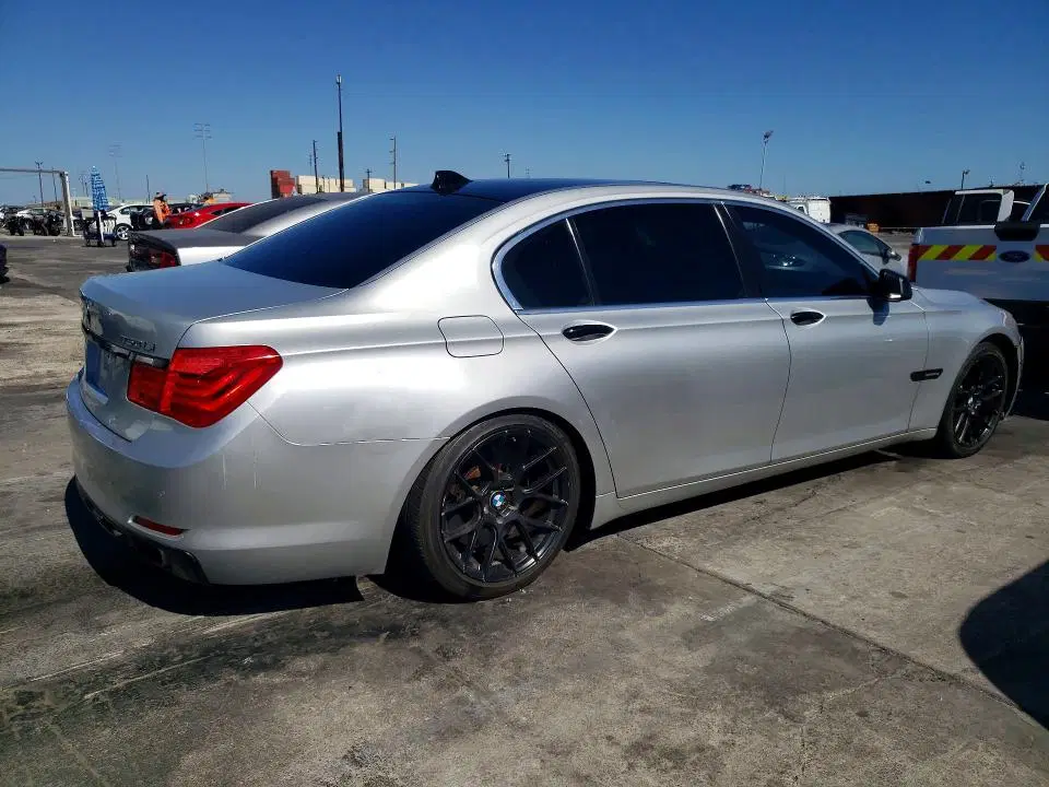 2011 BMW 750 VIN WBAKB8C57BCY66690 фото 3