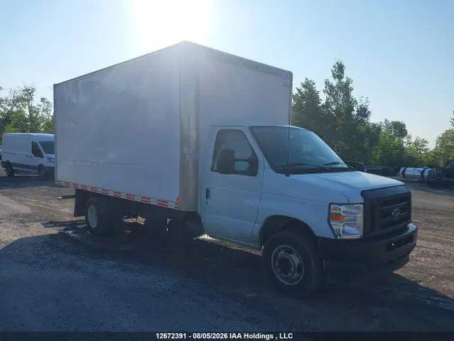1FDXE4FN0RDD15103 — 2024 Ford Econoline E450 Super Duty Cutaway Van, Левый бок (Left Side), фото до ремонта
