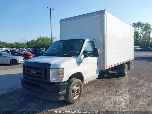 2024 Ford Econoline E450 Super Duty Cutaway Van VIN 1FDXE4FN0RDD15103 фото 2