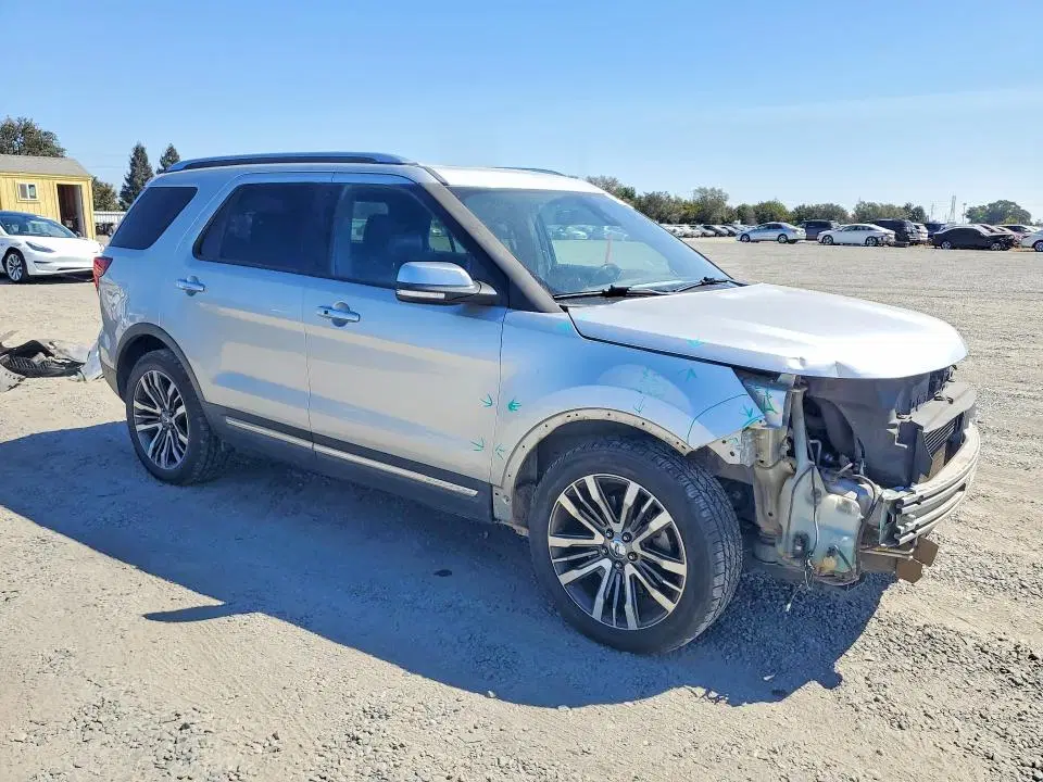 2017 Ford Explorer VIN 1FM5K8HT4HGE00249 фото 4