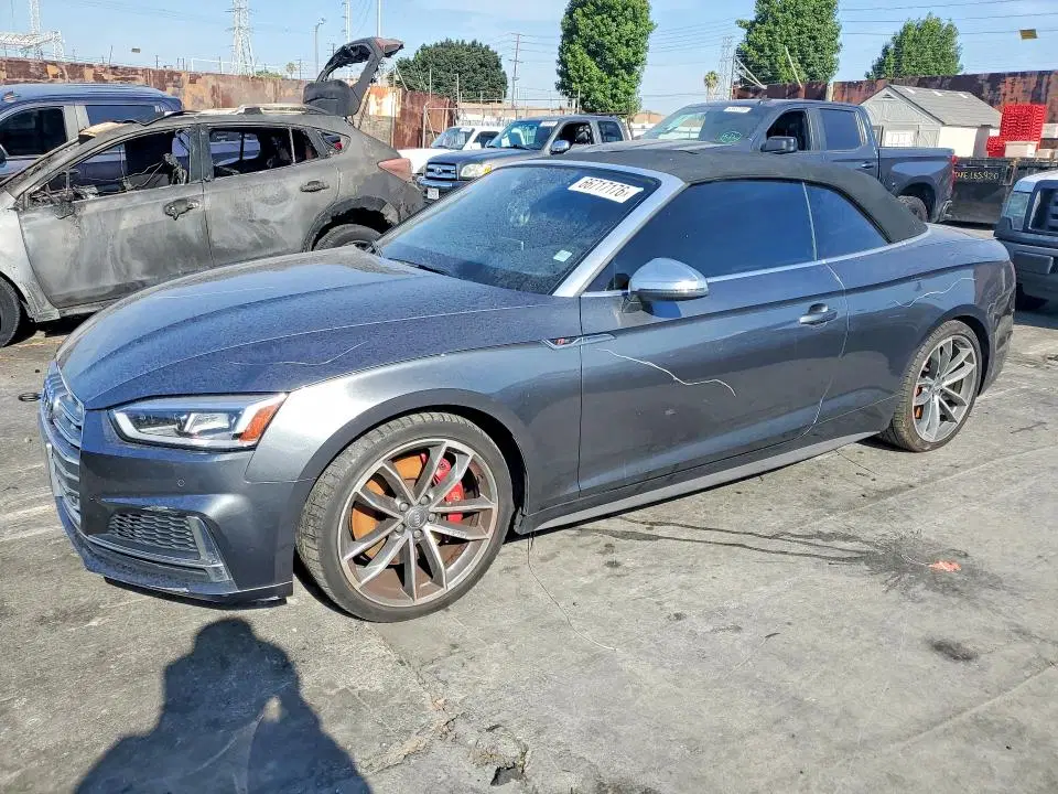 WAUY4GF53JN019727 — 2018 Audi S5, Вандализм, фото до ремонта